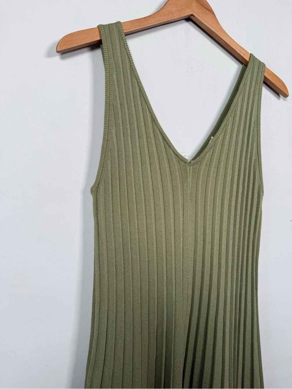 Lalavon Sleeveless Olive Ribbed V-Neck Maxi Dress, Size M, Great Condition!